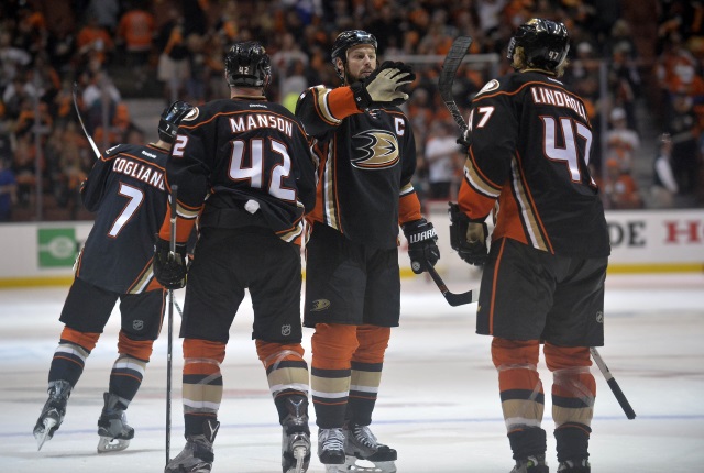 Ryan Getzlaf congratulates teammates after the Anaheim Ducks beat the Nashville Predators to tie the series at one