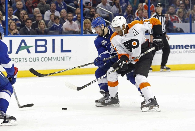 Philadelphia Flyers GM Ron Hextall unlikely to let Wayne Simmonds walk for nothing after the season if they can't sign him to an extension.