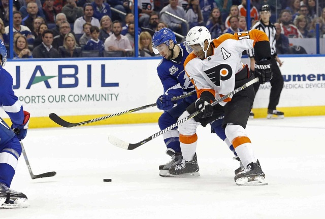 Philadelphia Flyers haven't made a decision on what to do with pending unrestricted free agent Wayne Simmonds.