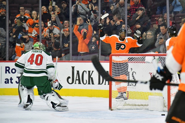 The Philadelphia Flyers are committed to trade forward Wayne Simmonds just yet.