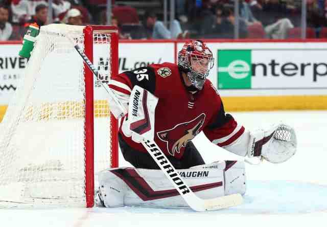 Some think the Arizona Coyotes should trade one of Darcy Kuemper or Antti Raanta.