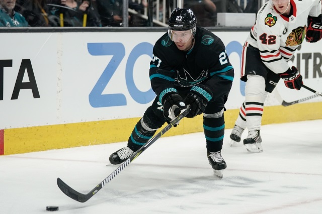 Down to two teams for Joonas Donskoi. Trade route more likely for the Chicago Blackhawks than free agency.