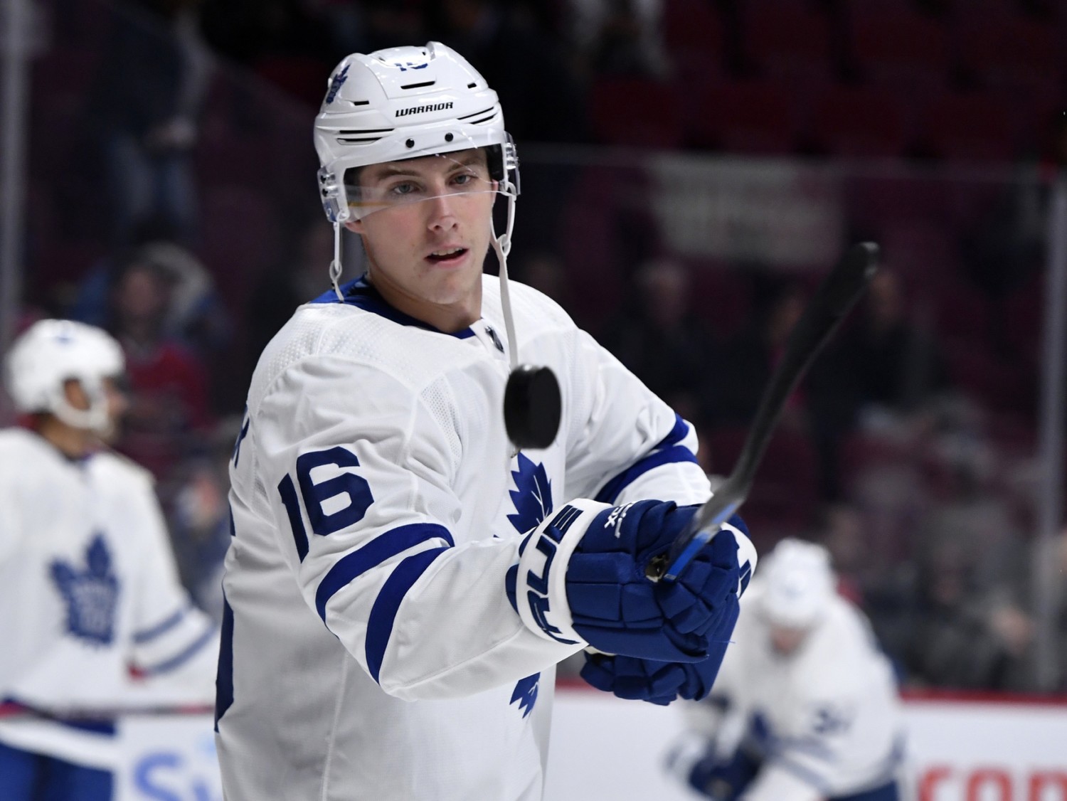 Marner agrees to 6-year contract to remain with Toronto