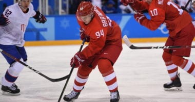 The Toronto Maple Leafs have signed forward Alexander Barabanov