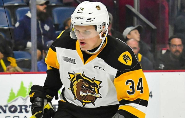 The Los Angeles Kings signed Arthur Kaliyev and Jordan Spence to entry-level deals.