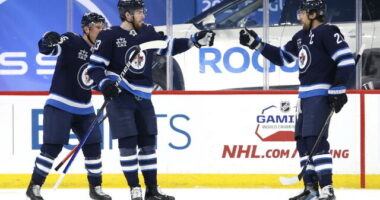 2021-22 Winnipeg Jets season primer: salary cap projections, offseason moves, roster, 2021-22 free agents, 2022 draft picks, and schedule.