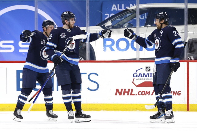 2021-22 Winnipeg Jets season primer: salary cap projections, offseason moves, roster, 2021-22 free agents, 2022 draft picks, and schedule.