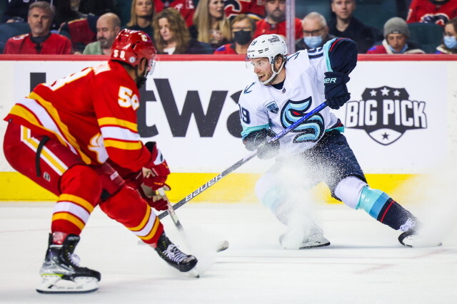 The Seattle Kraken have traded forward Calle Jarnkrok to the Calgary Flames for a 2022 second-round pick (Florida's), 2023 third-round pick and a 2024 seventh-round pick.