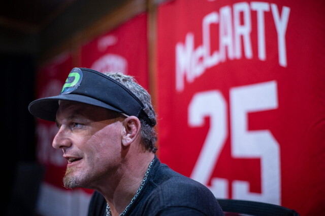 Last night at Detroit was 90s night host by Darren McCarty. You could get  your picture beating on Lemieux. : r/hockey