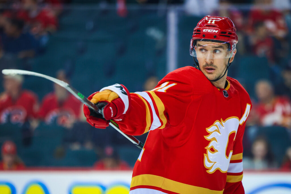 NHL: Preseason-Vancouver Canucks at Calgary Flames