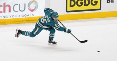 The Sharks anticipate Erik Karlsson will remain. Patrick Kane framework likely done, waiting for Wednesday or Thursday. Coyotes on the move.