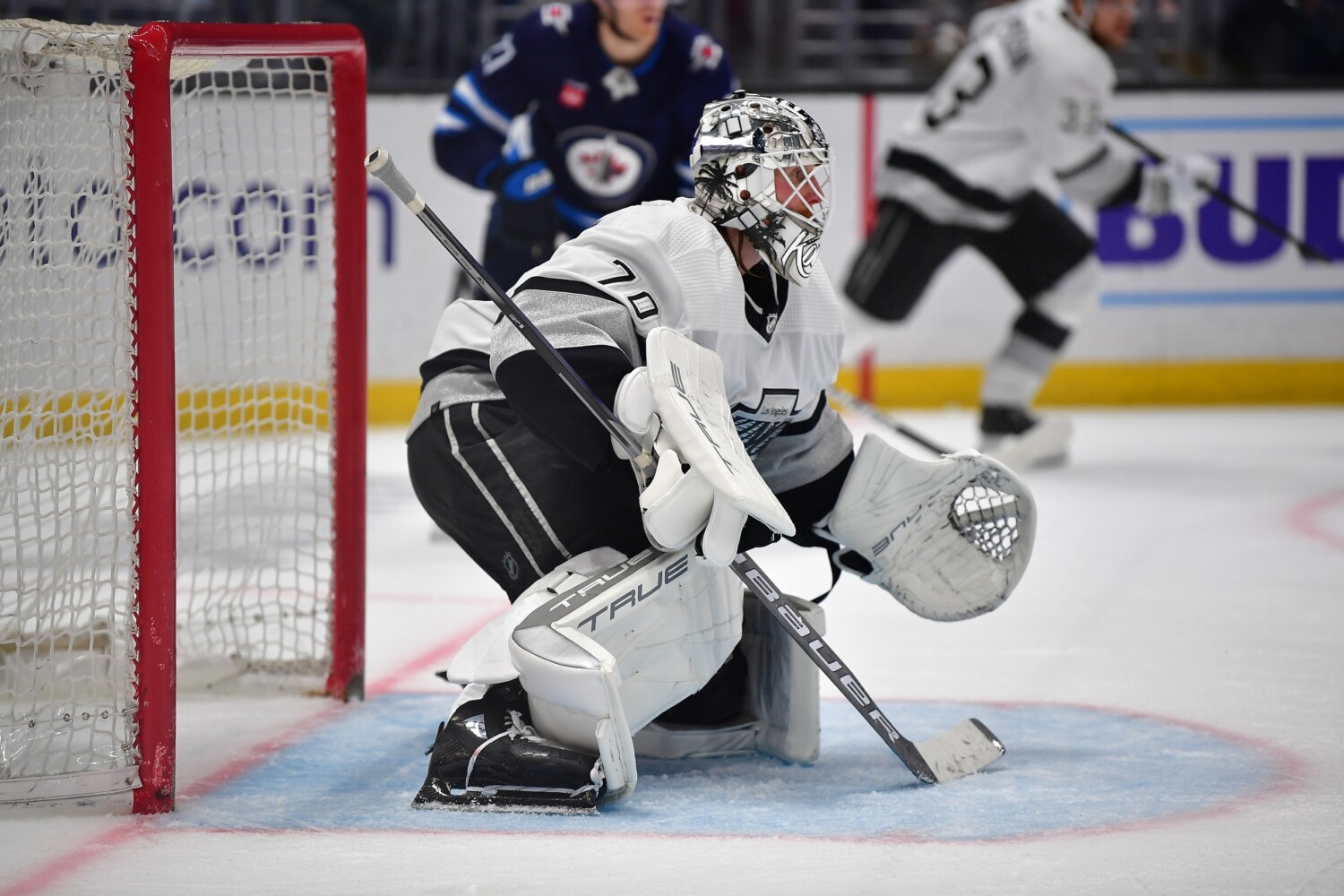 NHL roundup: L.A. Kings trounce Ottawa Senators