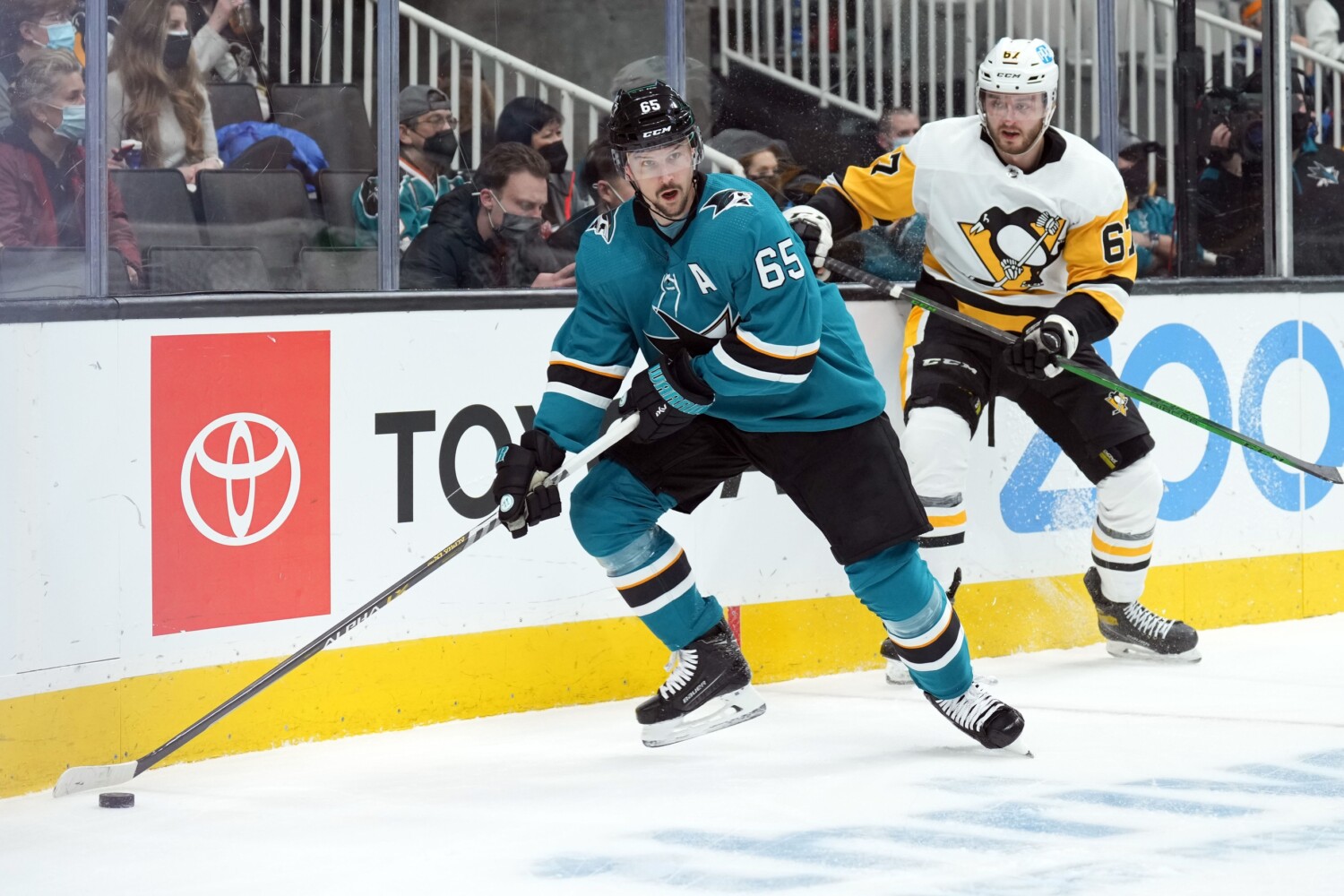 Erik Karlsson to Penguins in 3-team trade with Sharks, Canadiens