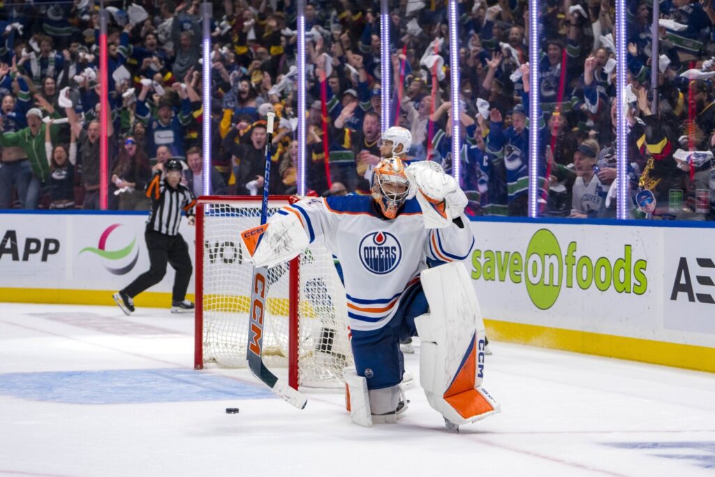 It seems like every year the Edmonton Oilers goaltending is an issue in the playoffs as Stuart Skinner continues to not come up with a save.