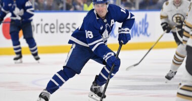 Would Toronto Maple Leafs GM Brad Trevliving rather extend Mitch Marner than trade him? Darren Dreger thinks so.