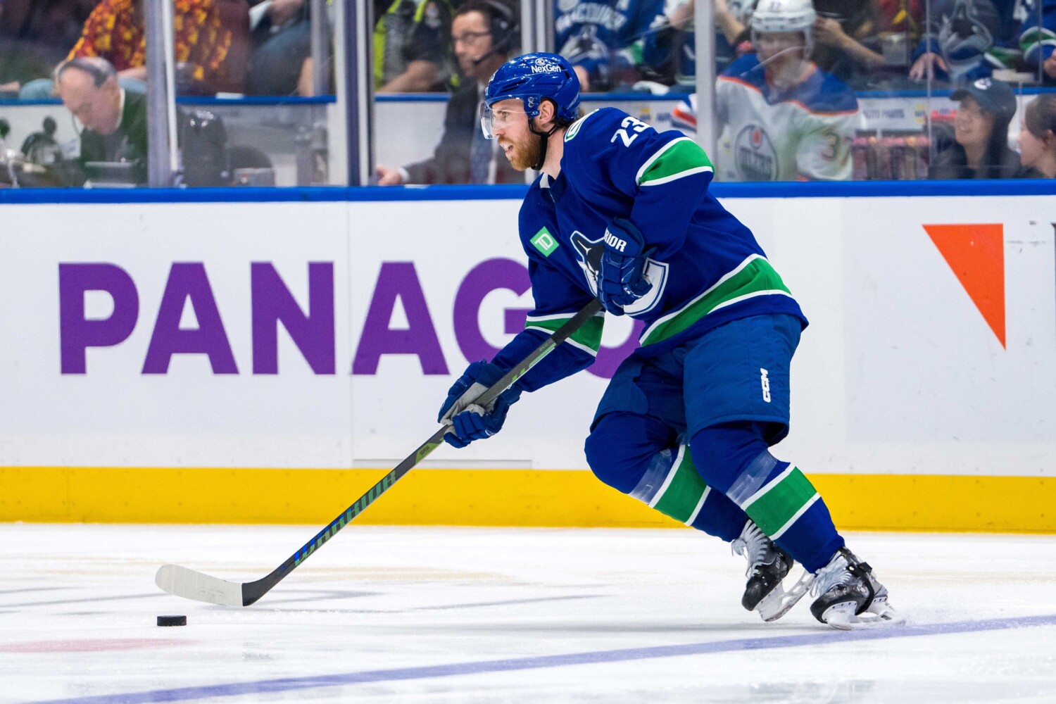 NHL Rumors: The Vancouver Canucks and Pending UFA Elias Lindholm