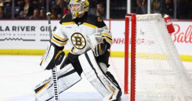 The rumors in the NHL continue swirl surrounding the Boston Bruins and Jeremy Swayman as they continue to negotiate a new deal.