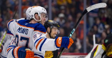 NHL: Edmonton Oilers at Vancouver Canucks