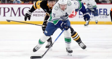 Nils Hoglander getting some interest, and the Canucks won't make a desperate move while they wait for a Filip Hronek timeline.